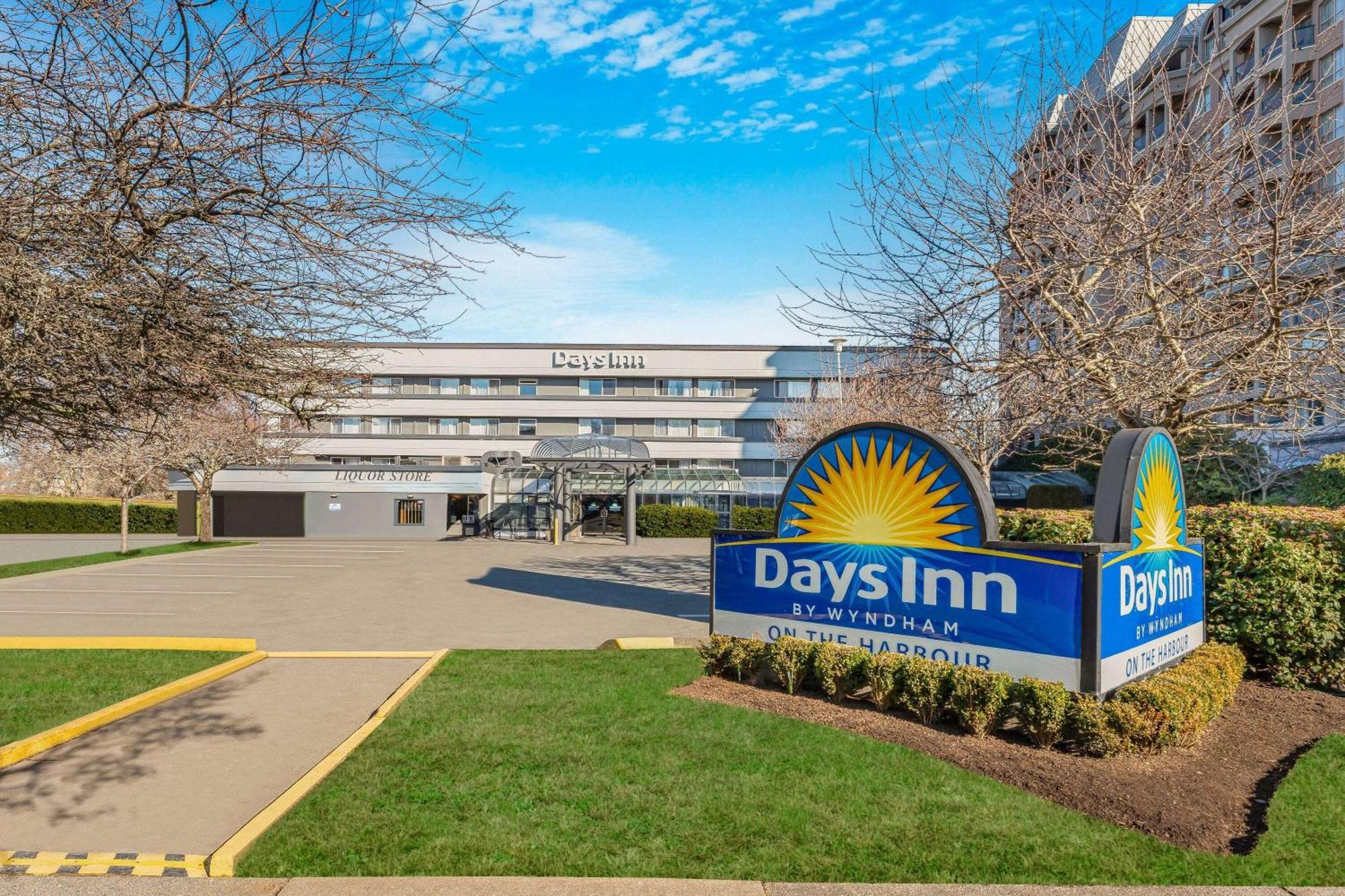Days Inn By Wyndham Victoria On The Harbour Екстериор снимка