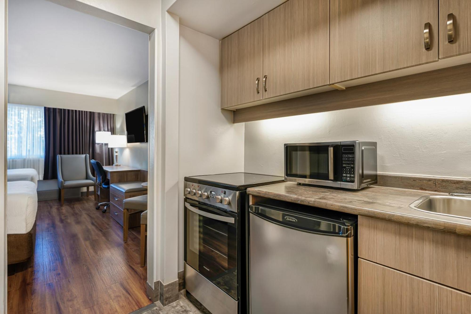 Days Inn By Wyndham Victoria On The Harbour Екстериор снимка